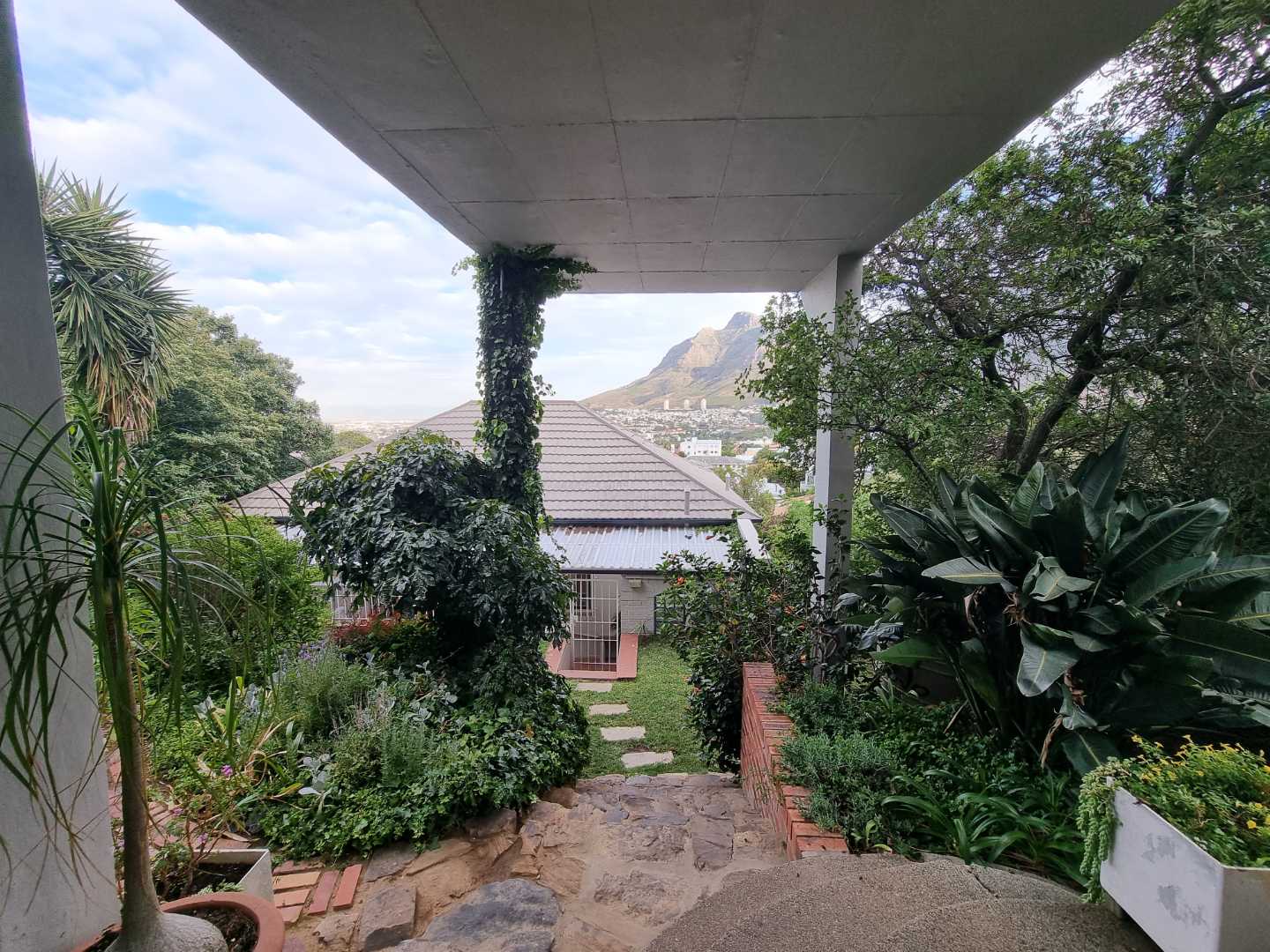 To Let 2 Bedroom Property for Rent in Tamboerskloof Western Cape